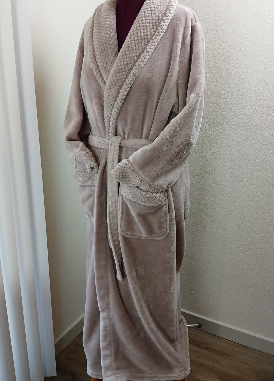 Turquaz Plush Maxi Robe XL taupe nude beige soft warm resort loungewear luxury